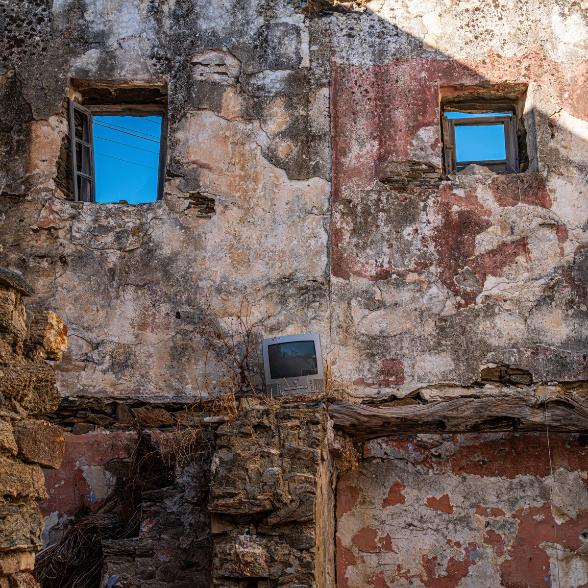3 WINDOWS