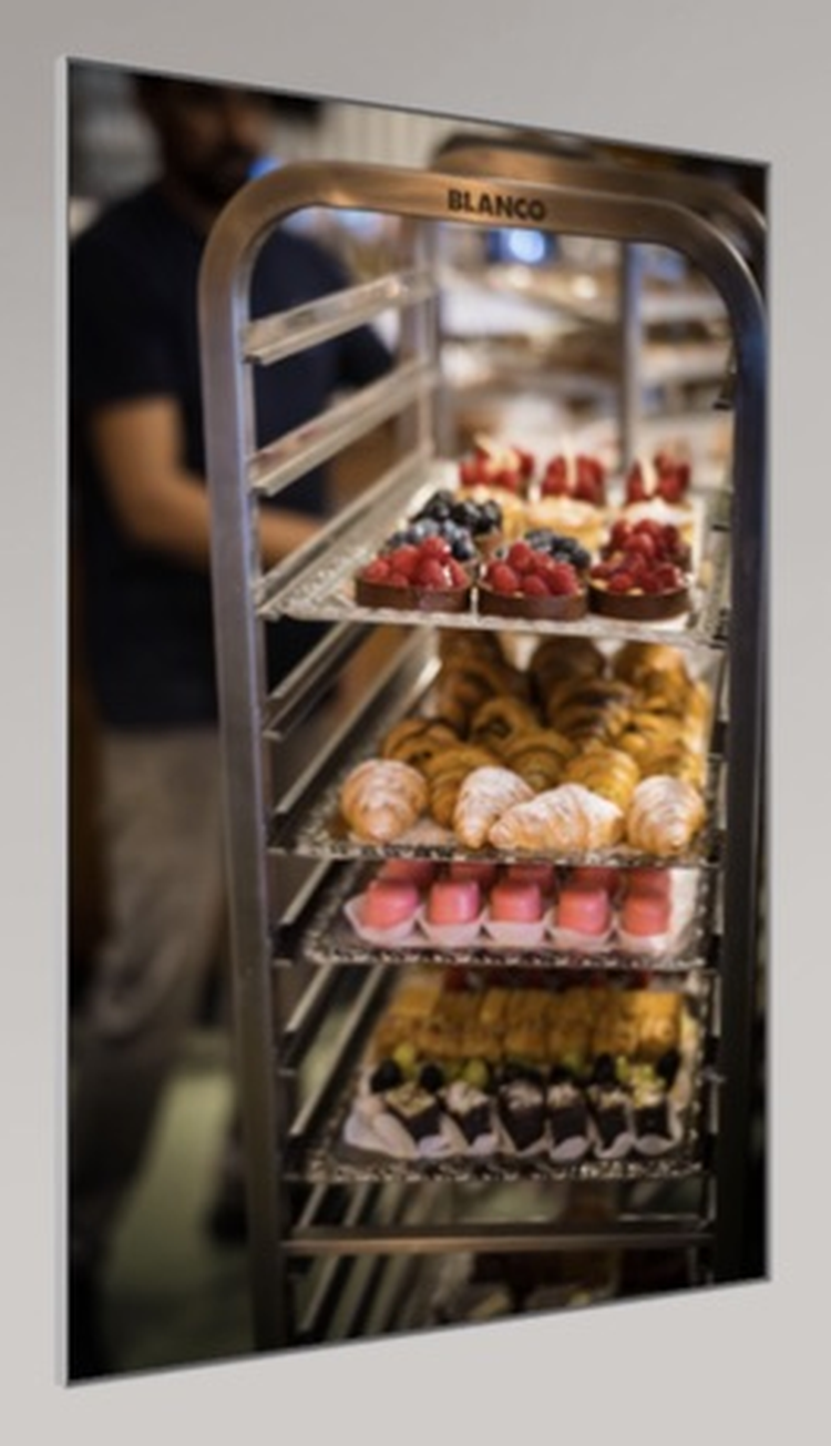 Etagere mit belegten Brötchen – Produktansicht