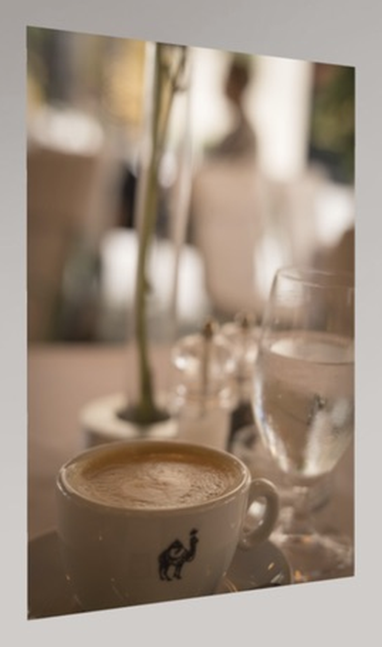 Kaffeetasse und Gläser – Produktansicht
