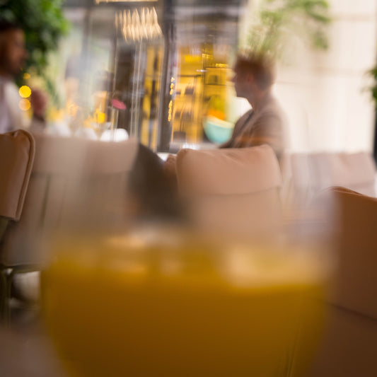 Goldenes Getränk – Motiv